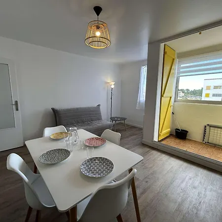 Renove 2 Pieces Avec Balcon, A 200m De La Plage, St Hilaire De Riez - Fr-1-224c-318 Apartment Saint-Hilaire-de-Riez