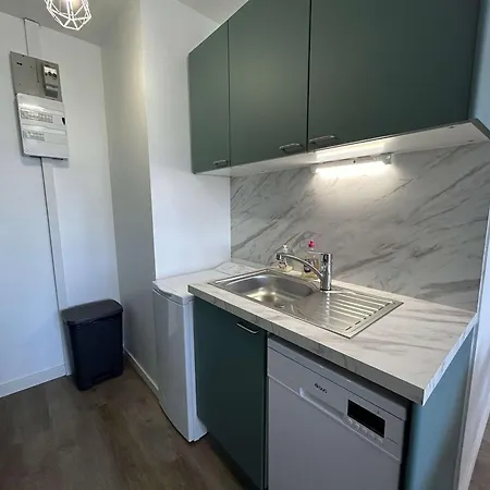 Apartment Renove 2 Pieces Avec Balcon, A 200m De La Plage, St Hilaire De Riez - Fr-1-224c-318 *