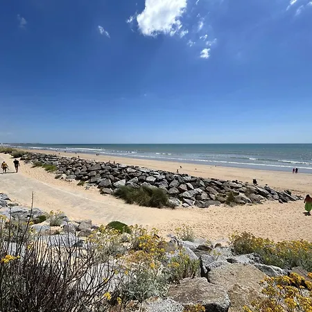 Apartment Renove 2 Pieces Avec Balcon, A 200m De La Plage, St Hilaire De Riez - Fr-1-224c-318 Saint-Hilaire-de-Riez