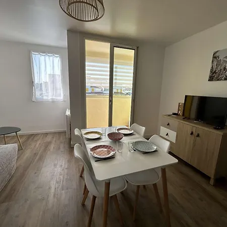 Apartment Renove 2 Pieces Avec Balcon, A 200m De La Plage, St Hilaire De Riez - Fr-1-224c-318 *