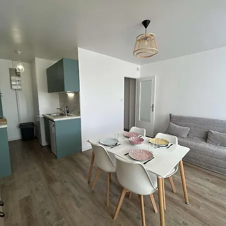 Apartment Renove 2 Pieces Avec Balcon, A 200m De La Plage, St Hilaire De Riez - Fr-1-224c-318 Saint-Hilaire-de-Riez