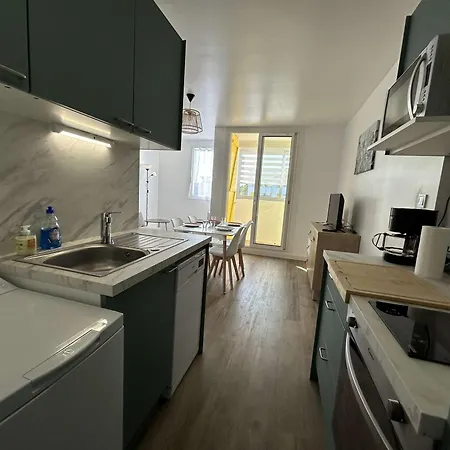 Renove 2 Pieces Avec Balcon, A 200m De La Plage, St Hilaire De Riez - Fr-1-224c-318