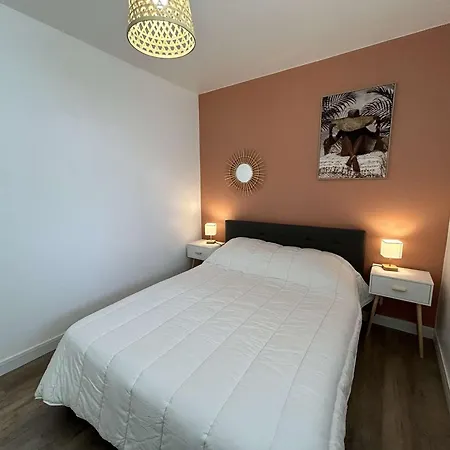 Renove 2 Pieces Avec Balcon, A 200m De La Plage, St Hilaire De Riez - Fr-1-224c-318 * Saint-Hilaire-de-Riez