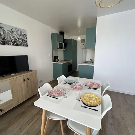 Renove 2 Pieces Avec Balcon, A 200m De La Plage, St Hilaire De Riez - Fr-1-224c-318 Apartment Saint-Hilaire-de-Riez